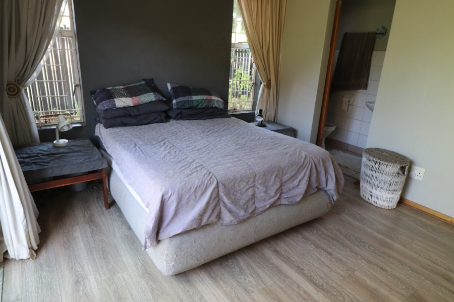 2 Bedroom Property for Sale in Langenhovenpark Free State